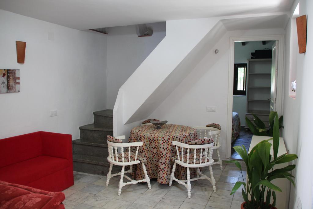 La Fuente De El Nacimiento Guest House Benamahoma Exterior photo
